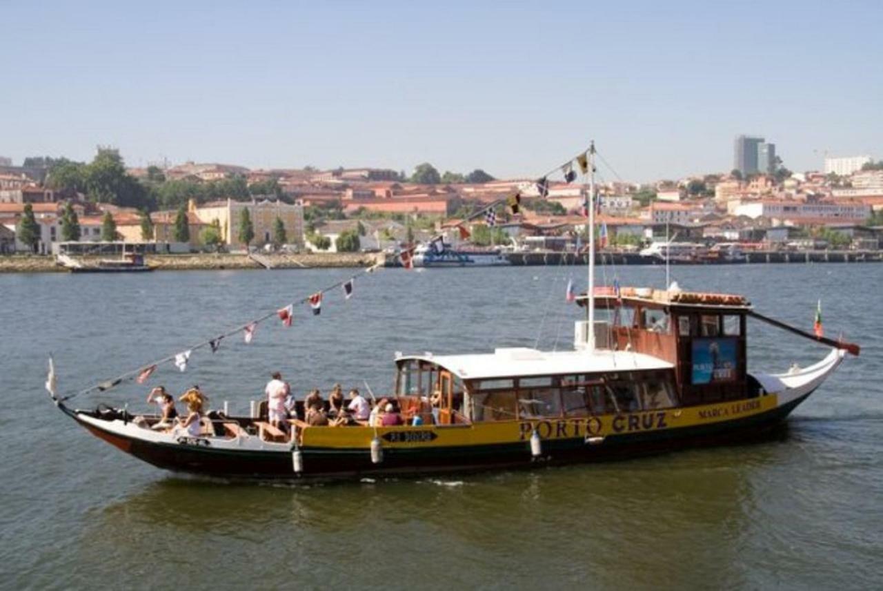 Sendme2Portugal: Santa Catarina Porto Exterior foto